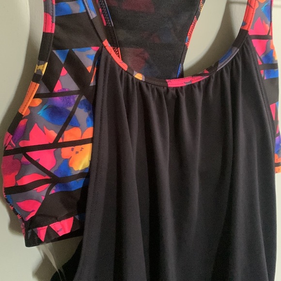 Workout tank - Picture 2 of 7